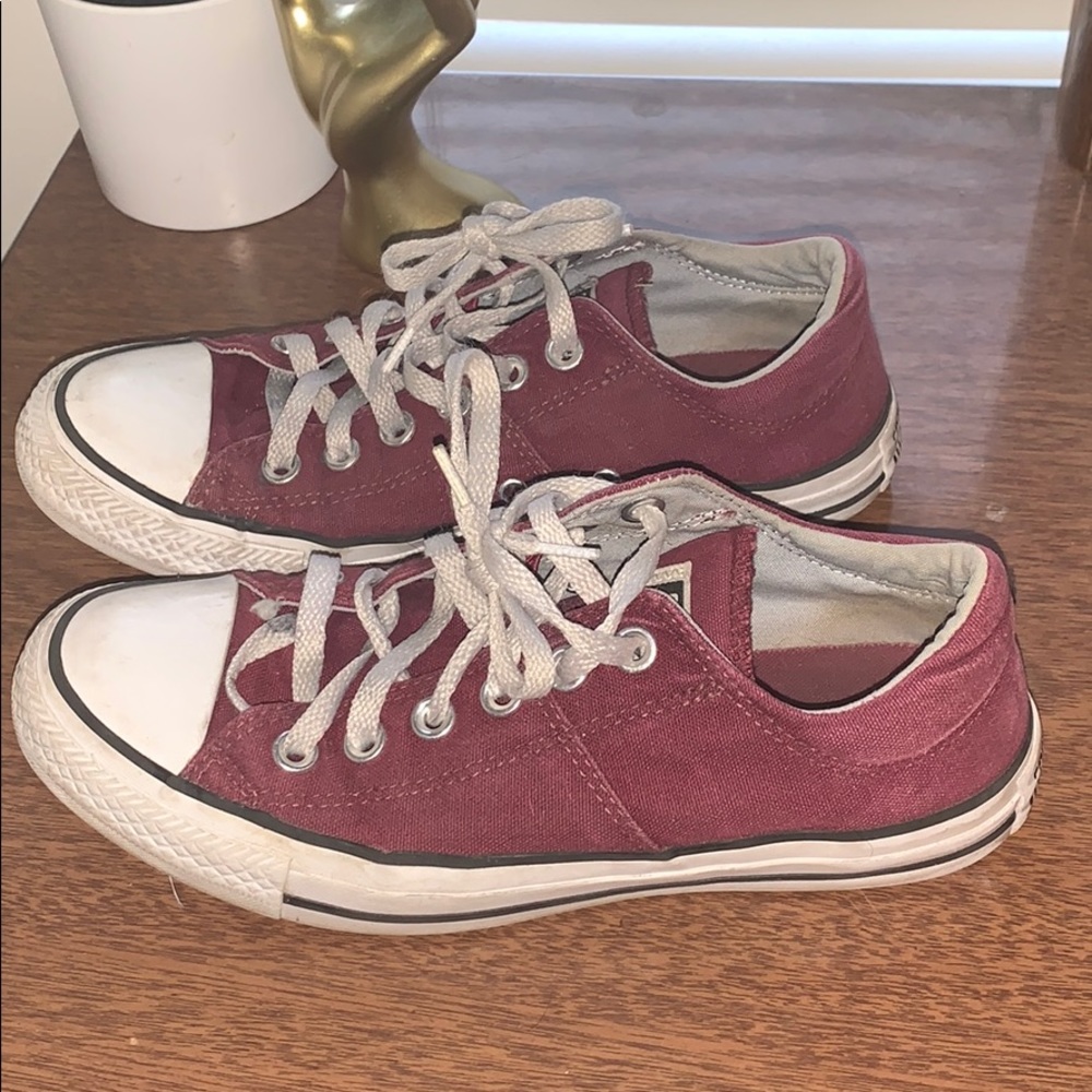 Maroon converse